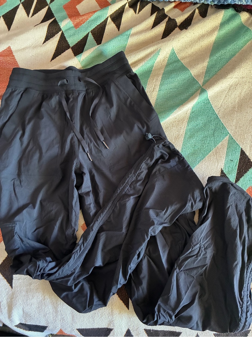 Lululemon Dance Studio Relaxed-Fit Mid-Rise Cargo Jogger Size XS, like new black